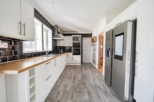 Kitchen/Diner- click for photo gallery